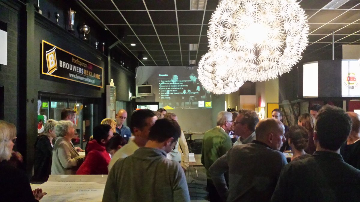 Goeie vibe in kantine van <a href="/vvdbs/">v.v. DBS</a>: veel verbinding bij Connecting Café met de wijk en direct concrete afspraken