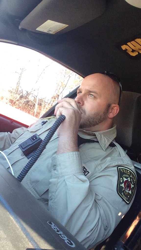 SheriffClayCo's tweet photo. Car just sped by us in a construction zone, letting dispatch know where we are #tweetalong https://t.co/OxxzVtKeYz