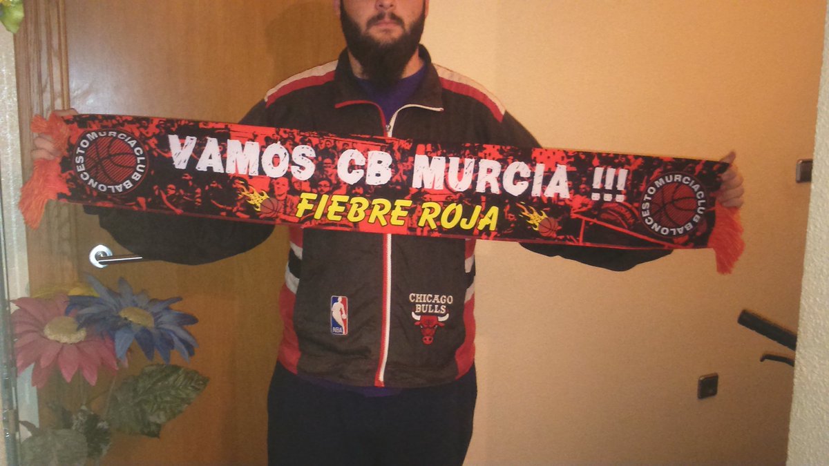 Fiebre_Roja's tweet photo. Ya tenemos nuestras bufandas!!!  Gracias a @AlcatrazMerch nos encantan!! https://t.co/OFtQ6ILwIB