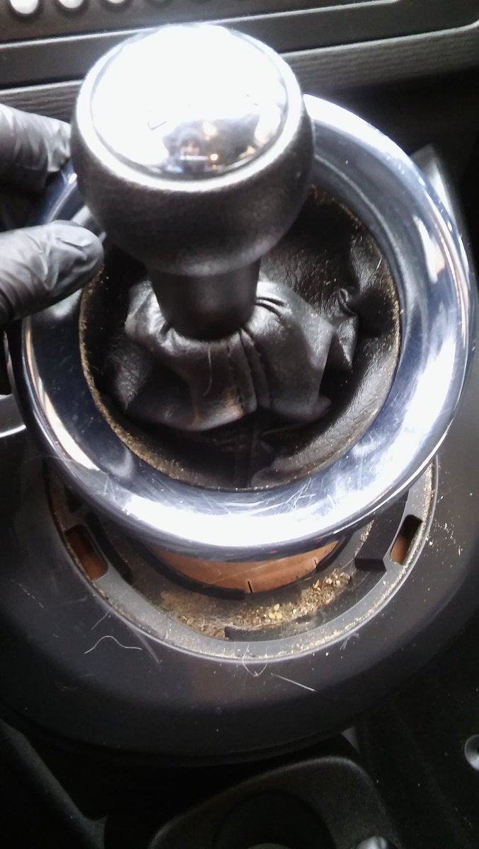 NFAutoclean's tweet photo. Hmmm... The hidden world beneath a gear stick gaiter. Yummy. #interiorissues #detailer #newforest #cars https://t.co/8dAh7Fvmbt