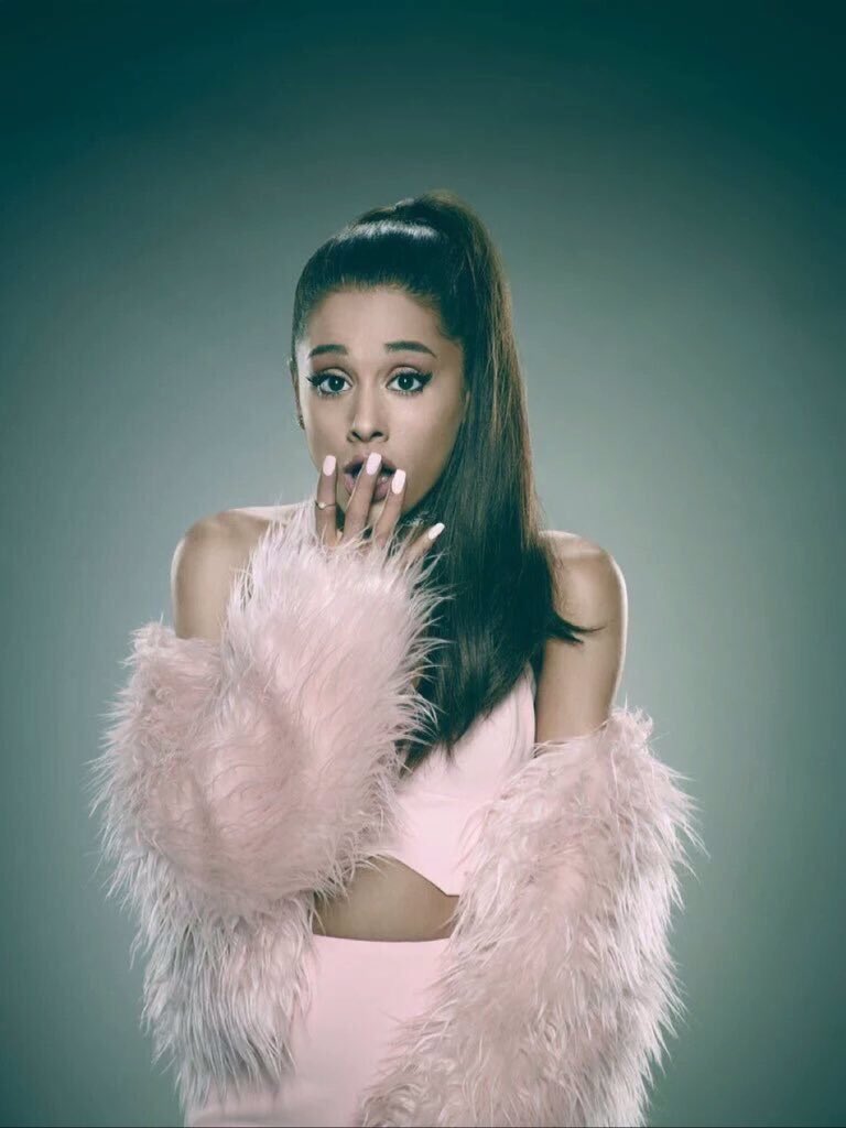 sqnewsupdates's tweet photo. RT for Chanel #2
LIKE for Boone 
#ScreamQueens 💋💄👛 https://t.co/hg15dIyky7