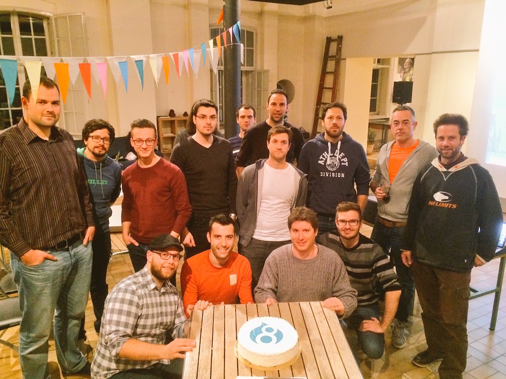 davision's tweet photo. Cake IT is! #Celebr8D8 https://t.co/SmkrkJCO0v