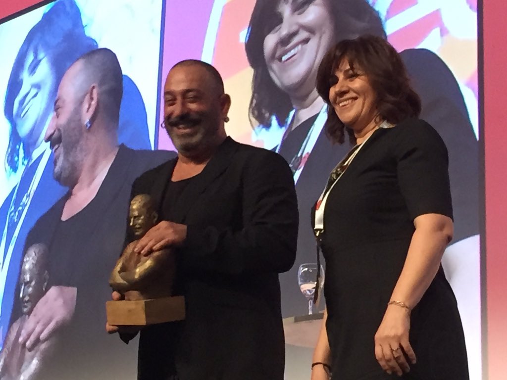 Cem Yılmaz'a 3B yazıcıda ürettiğimiz heykelini hediye ettik. #BrandWeek2015