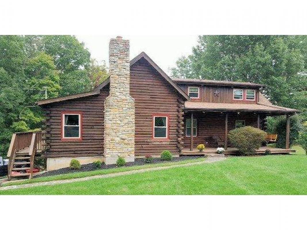 Bridget_K's tweet photo. I would love to show you my #listing at 9552 Treetop Lane #ColerainTwp #OH https://t.co/NuKIUL7Adw #realestate https://t.co/Bhc2GjX1Sv