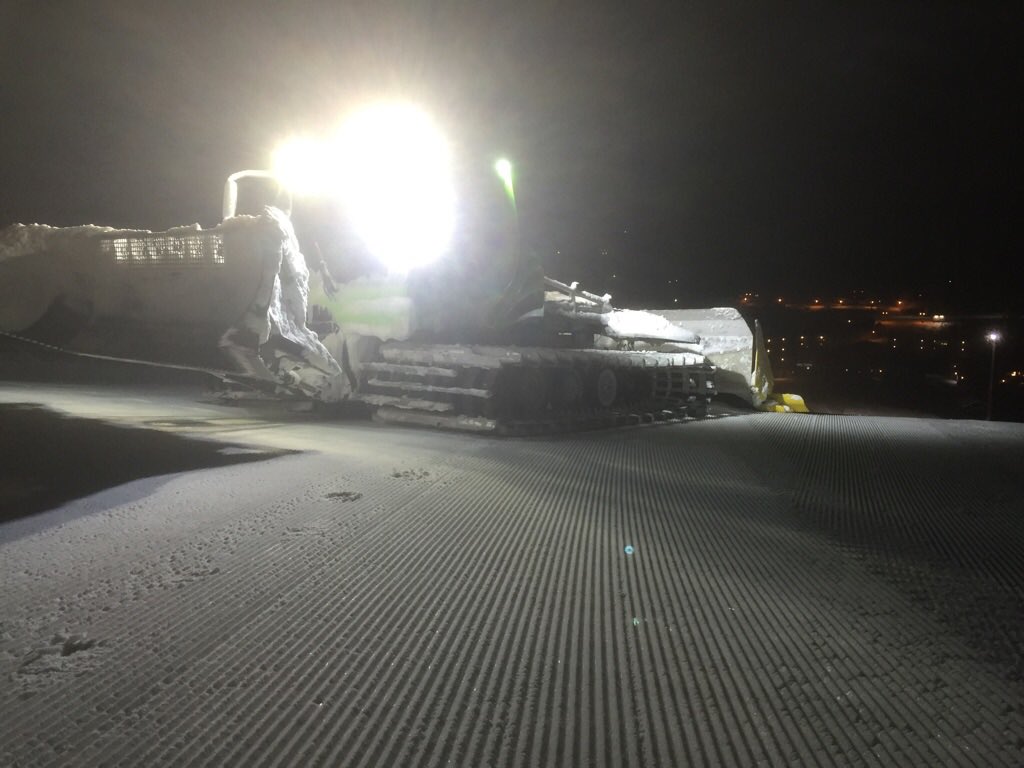 Winn_Marketing's tweet photo. Dagens bild från ett vintrigt Tänndalen, där Snömakaren kommit igång med Sveriges andra 600E+! #pistenbully https://t.co/qonGWfmTVf