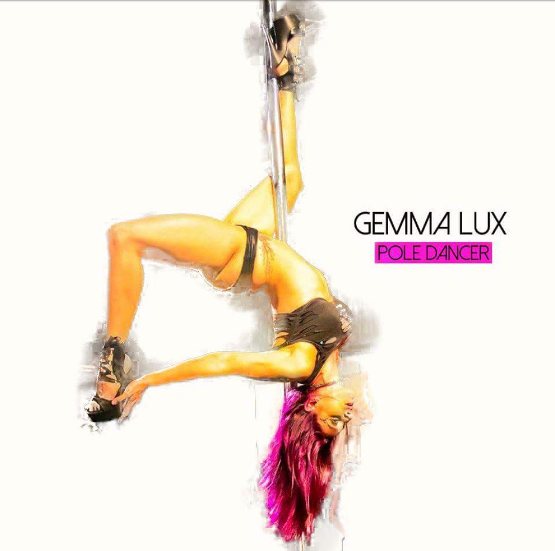 gemmalux6's tweet photo. #gemmalux #gemmalux6 #poledancer #polefitness #strength #empower #girlpower #sexy #sexyaf #Confident 💜❤💜❤💜 ✌💋 https://t.co/4Crjzl0ZPd