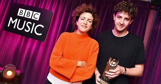 UKThump's tweet photo. Watch Jamie xx perform tracks from "In Colour" with help from Four Tet and The xx: https://t.co/yIO0eGfUaO https://t.co/GCeRjhdxnS