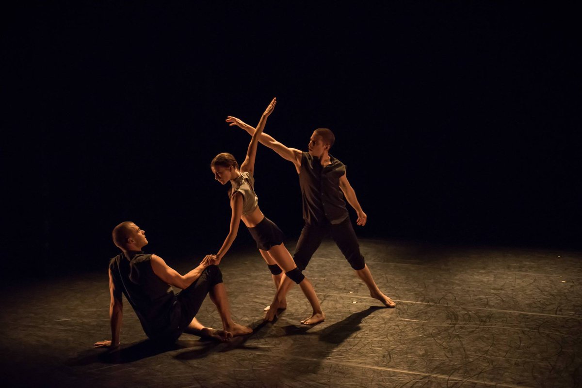 Sadlers_Wells's tweet photo. Next week see @RMaliphant's #ConcealReveal, which celebrates 20yr collab w/ Michael Hulls https://t.co/Ufth7BK45B https://t.co/oh351ixiFY