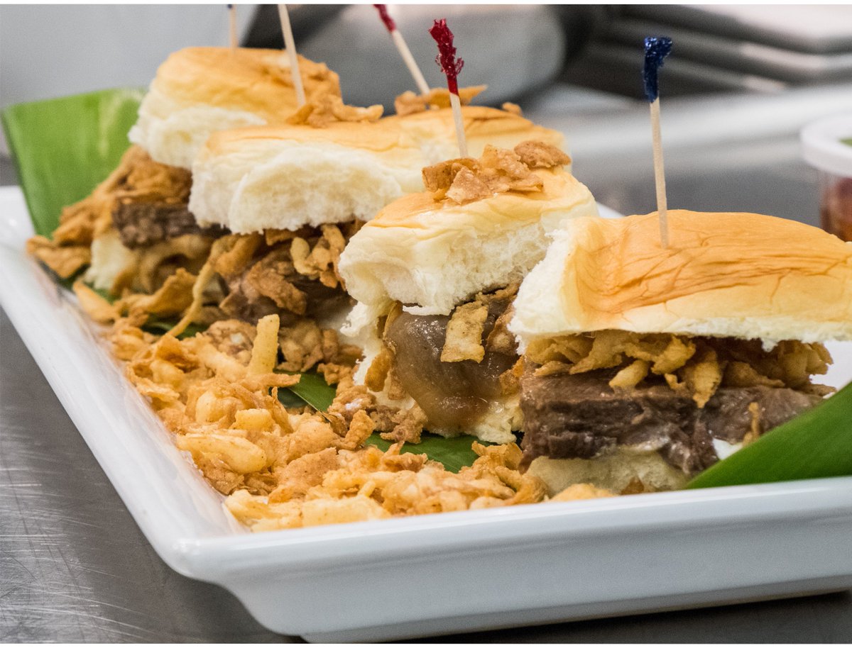 #Corporateparties #Holidayparties #Catering PM me to see our menu selections!