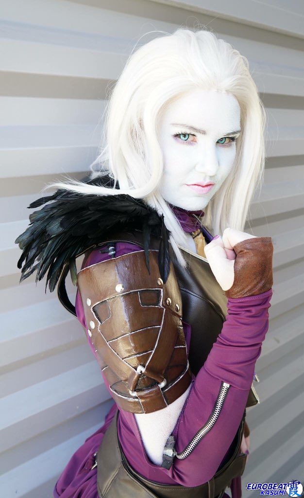 AirBubbles's tweet photo. "They will feel my wrath" -#marasov @bungie @AwokenQueen #airbubblescosplay #queenofthereef #destinythegame https://t.co/dViMMVgUax