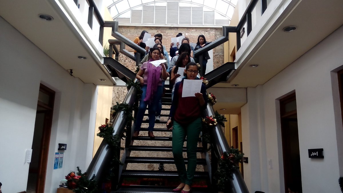 The_ELTL_Lab's tweet photo. Some Ss sing modern Xmas songs @Cele_Autonomia #CELEXMASFEST https://t.co/lm3YSAru54