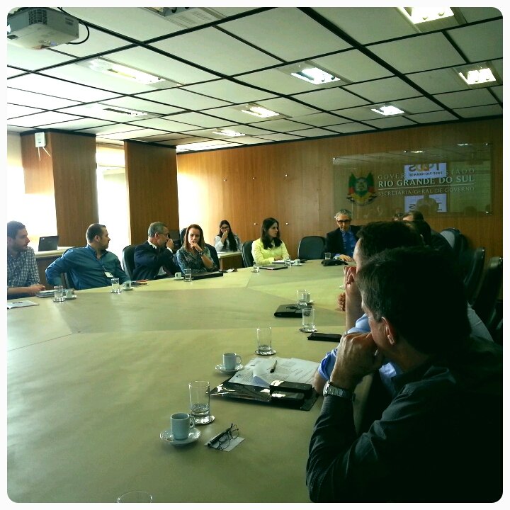 WagnerSeelig's tweet photo. Reunião de apresentação do Projeto Simplificar/ Endeavor, pela desburocratização da abertura de empresas na Capital https://t.co/BA9SkLXxL3