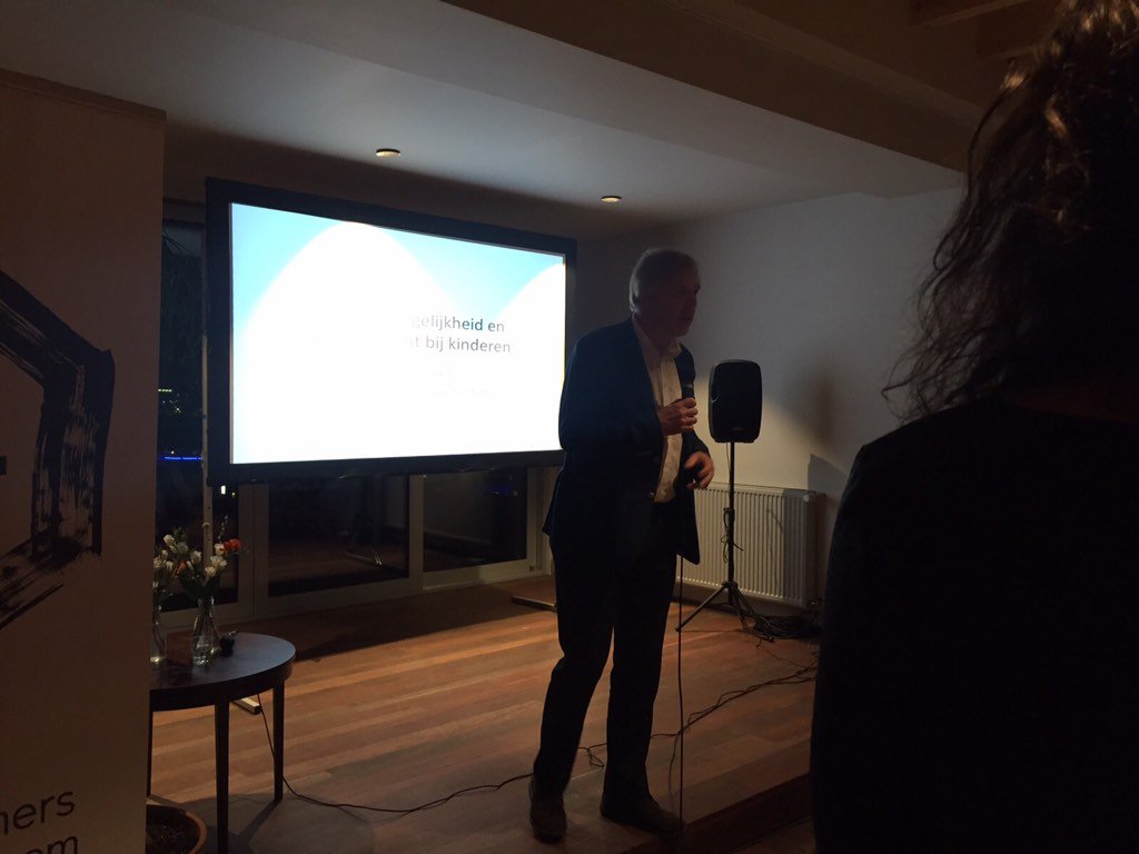 En <a href="/jaapseidell/">jacob seidell</a> doet de kick-off: "Grootste gezondheidsproblemen in de stad hebben met gedrag te maken." #health