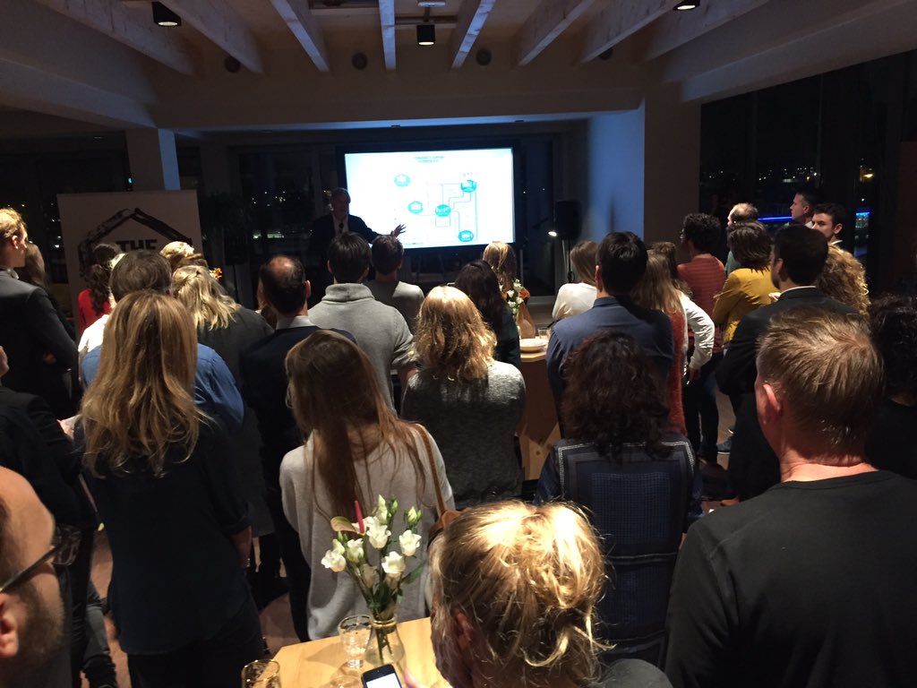 <a href="/jaapseidell/">jacob seidell</a> trapt af voor de roast van <a href="/YoungonBoard/">Young on Board</a>. Slechts 1% vd kinderen eet voldoende groenten! @AmEcBoard