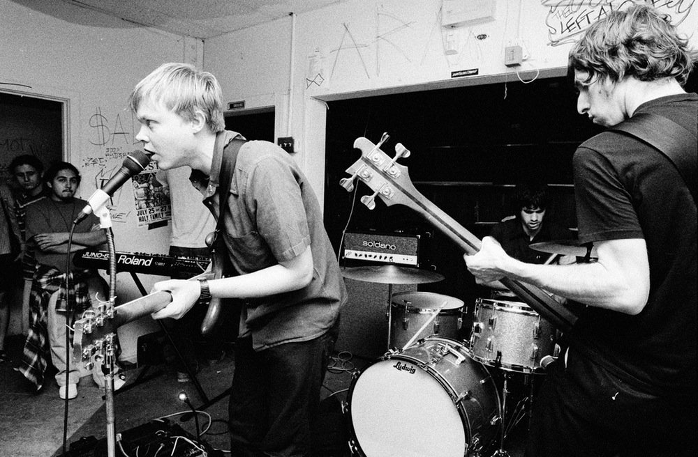jjnww's tweet photo. woah.  via internet rabbit hole, found this photo of #satisfact from the PCH club in 97'. https://t.co/062TlZx7A5 https://t.co/JdUfT86ILi