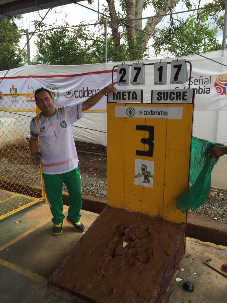 idermeta_'s tweet photo. Zurdo Reyes gana primera partida en ronda de capitanes individual durante campeonato de tejo en #JDN2015 #VamosMeta https://t.co/SFnZqf8tij
