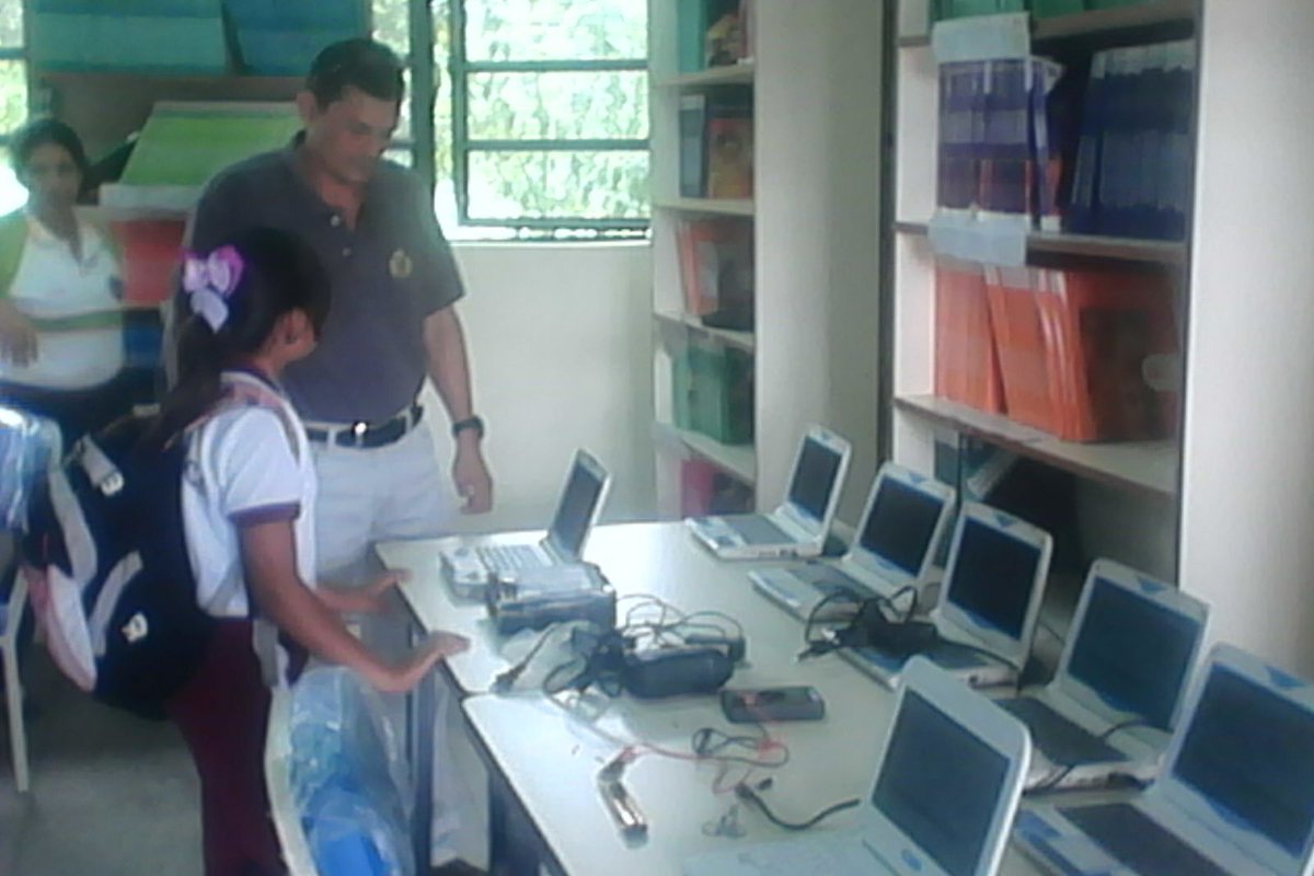 munescolar5's tweet image. #RecursosParaElAprendizaje #CayapaCanaima Reparación de Cargadores #LBManuelABriceño #LaBarinesa @rodulfohumberto