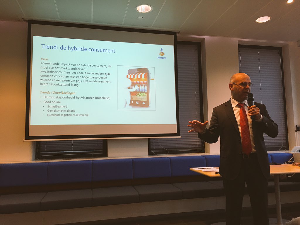 Leuke dag met 2 netwerkbijeenkomsten: <a href="/valleienrijn/">Businessclub Vallei & Rijn</a>  #rabobank en #beaujolaisparty @VanVeenLegal. Leuk!