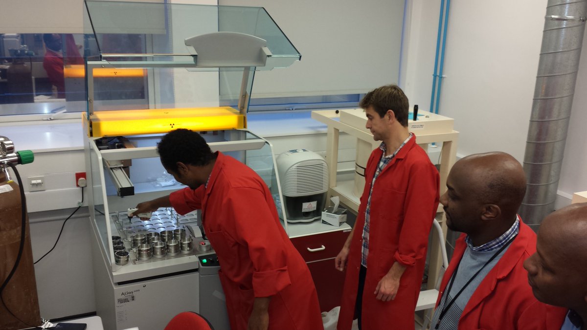 imixsed's tweet photo. WD-XRF sediment analysis training in the @PlymUni CORIF lab with our colleagues from @Jimma_Univ @NMAISTArushaTz. https://t.co/EYXaCWBywm