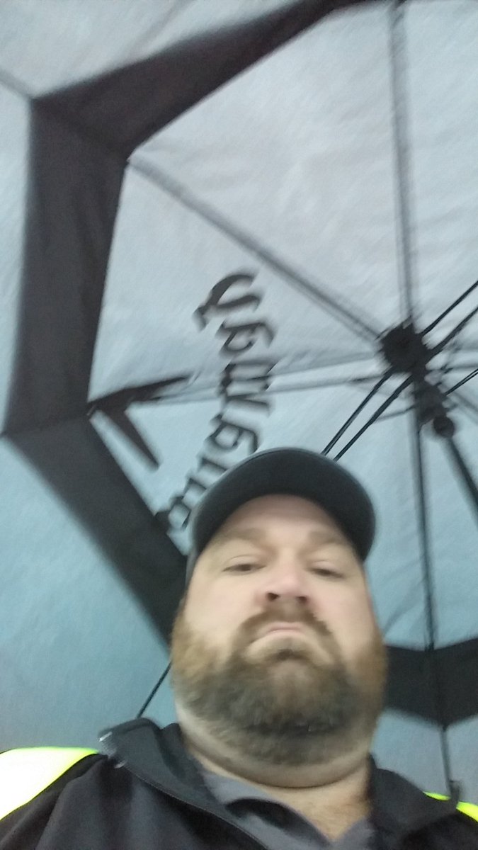 joshnking1's tweet photo. This weather sucks, but,what about this awesome umbrella. @gretgirl77 @gretgirl. Got me. Its wonderful. Love it https://t.co/Fn5oRKgVQ2