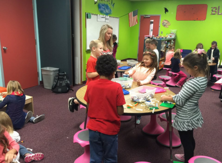 Makerspaces_com's tweet photo. Elementary #Makerspace at @WalnutCreekAISD.  Challenges were presented.  The Makers had to design a solution. #STEM https://t.co/BqIO5Kdrpc