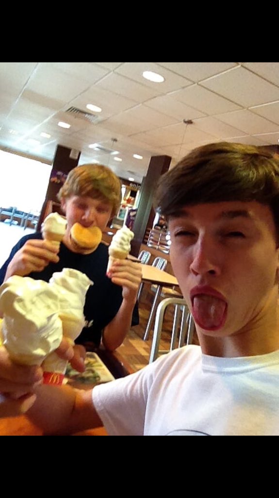 abbys_face's tweet image. Scientists just released the secret ingredient in Mcchickens