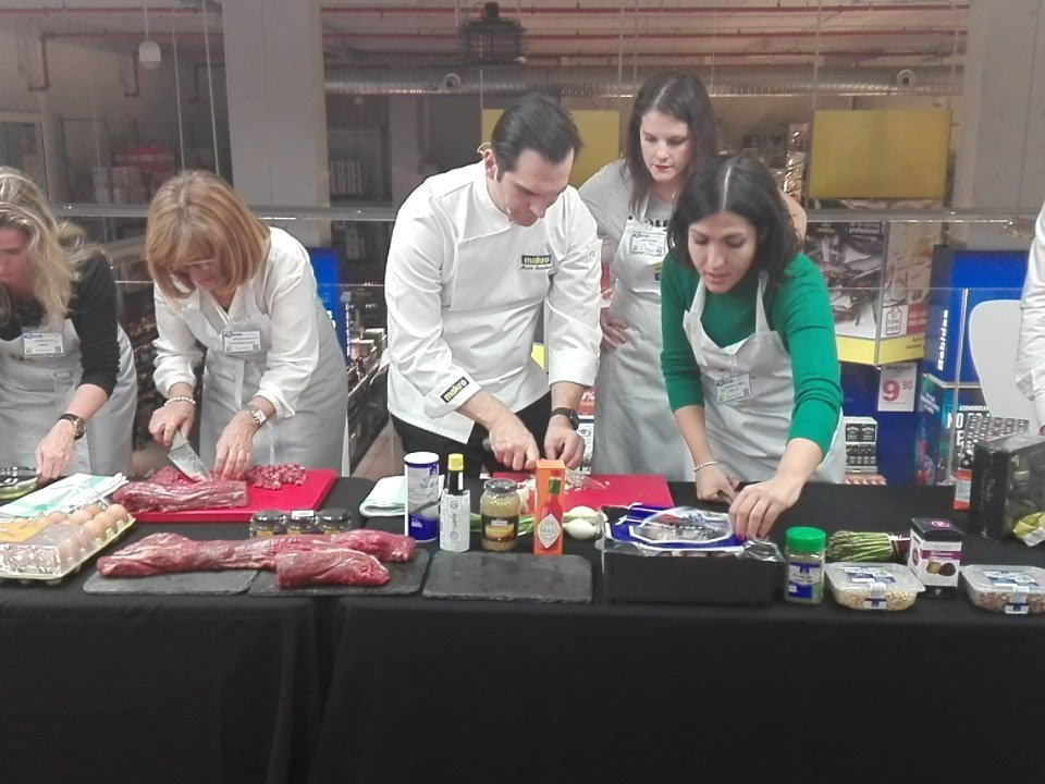 makroESP's tweet photo. Arranca la cuenta atras, 15 min para preparar las tapas y ya comienzan los nervios #appmapasabores https://t.co/nibjFH6Q7B