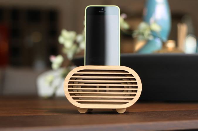 Amplio Retro #Bamboo #Audio #Amplifier - coolpile.com/gear-magazine/… by <a href="/FlioStand/">Flio</a> stand via CoolPile.com