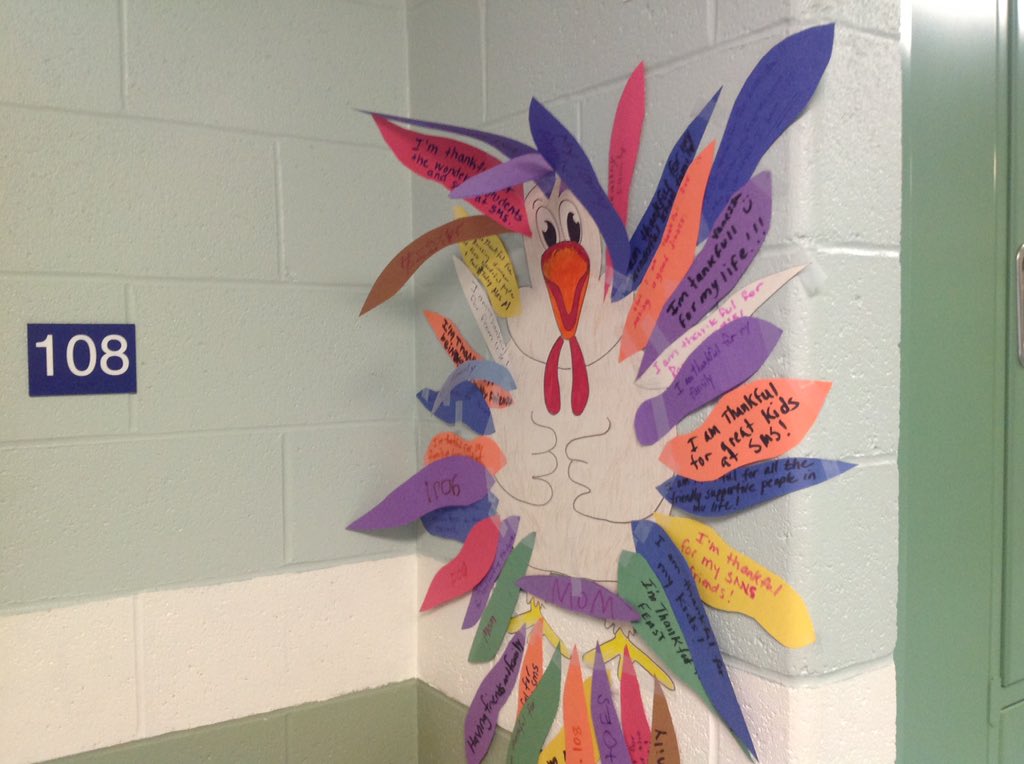 SMS_ADM's tweet image. Students in Ms. Donovan's, Ms. Taylor's, and Ms. Christensen's classes hosted a Thanksgiving feast for staff!