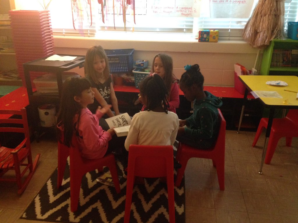 andreabambury's tweet photo. These 2nd graders are loving #bookclubs https://t.co/8GgqNHJMpM