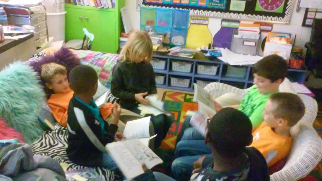 andreabambury's tweet photo. These 2nd graders are loving #bookclubs https://t.co/8GgqNHJMpM