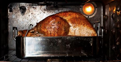 brightfarms's tweet image. Best #ThanksgivingHack this year? Start roasting the turkey upside down! goo.gl/eKoGIx Its a game changer!