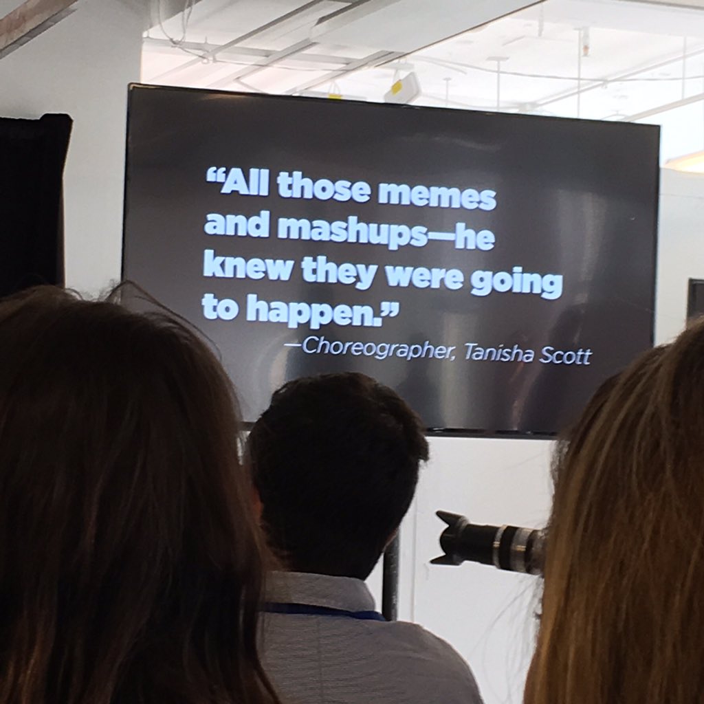 MaybeitsMaryam's tweet photo. Drake is a officially a social media genius! #SMWChicago #HotlineBling https://t.co/7G1lEINULs