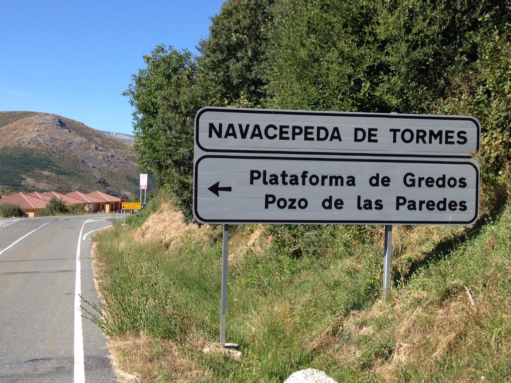GredosHotel's tweet photo. @pueblos_encanto Navaceda de Tormes #Gredos, @gredosdaniel @gredosesmas @LaGalamperna @GredosHotel @SitiosdeEspana https://t.co/q9Wx8bgA2B