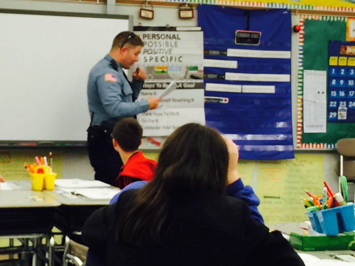 MrAbbotPE's tweet photo. Ocean Avenue Fifth Grade participating in the LEADS program being delivered by Officer Carr!  #MTPSpride https://t.co/XuU0ssSGQO