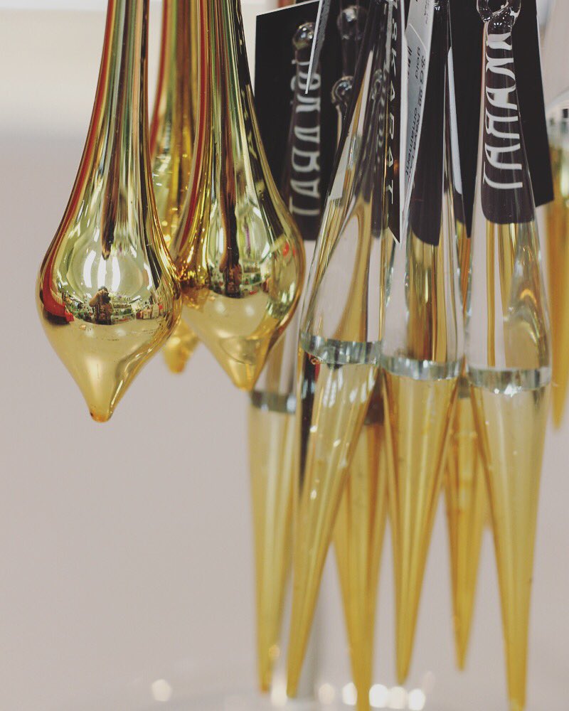 prettythingsvan's tweet photo. These ornaments from @18karatcanada are golden. ✨ #prettythingsvan #18karat #christmas #ornament #gold #golden https://t.co/c09iInoeBk