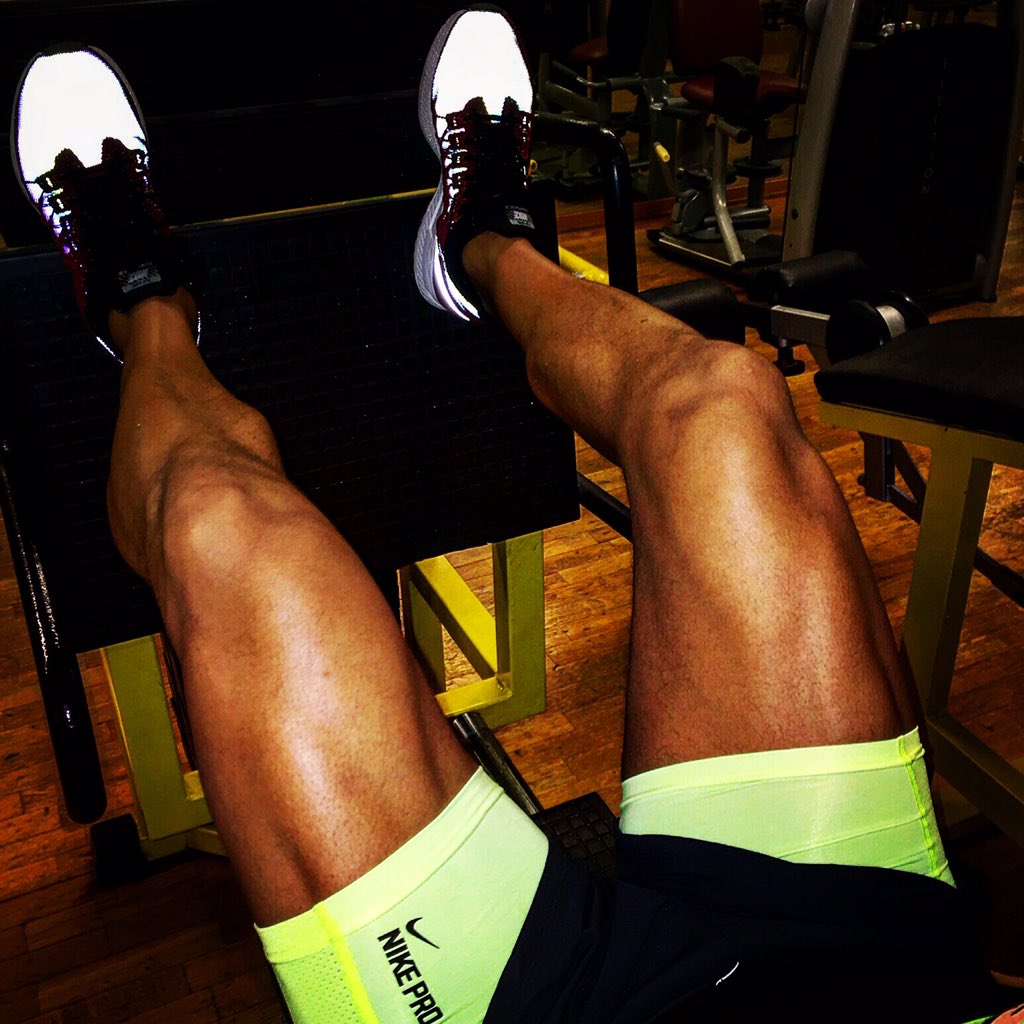 OmoArt's tweet photo. Light weight leg session🙌#menstraining #hypercross @Nike #pro #omogym https://t.co/VYJzzpVjz7