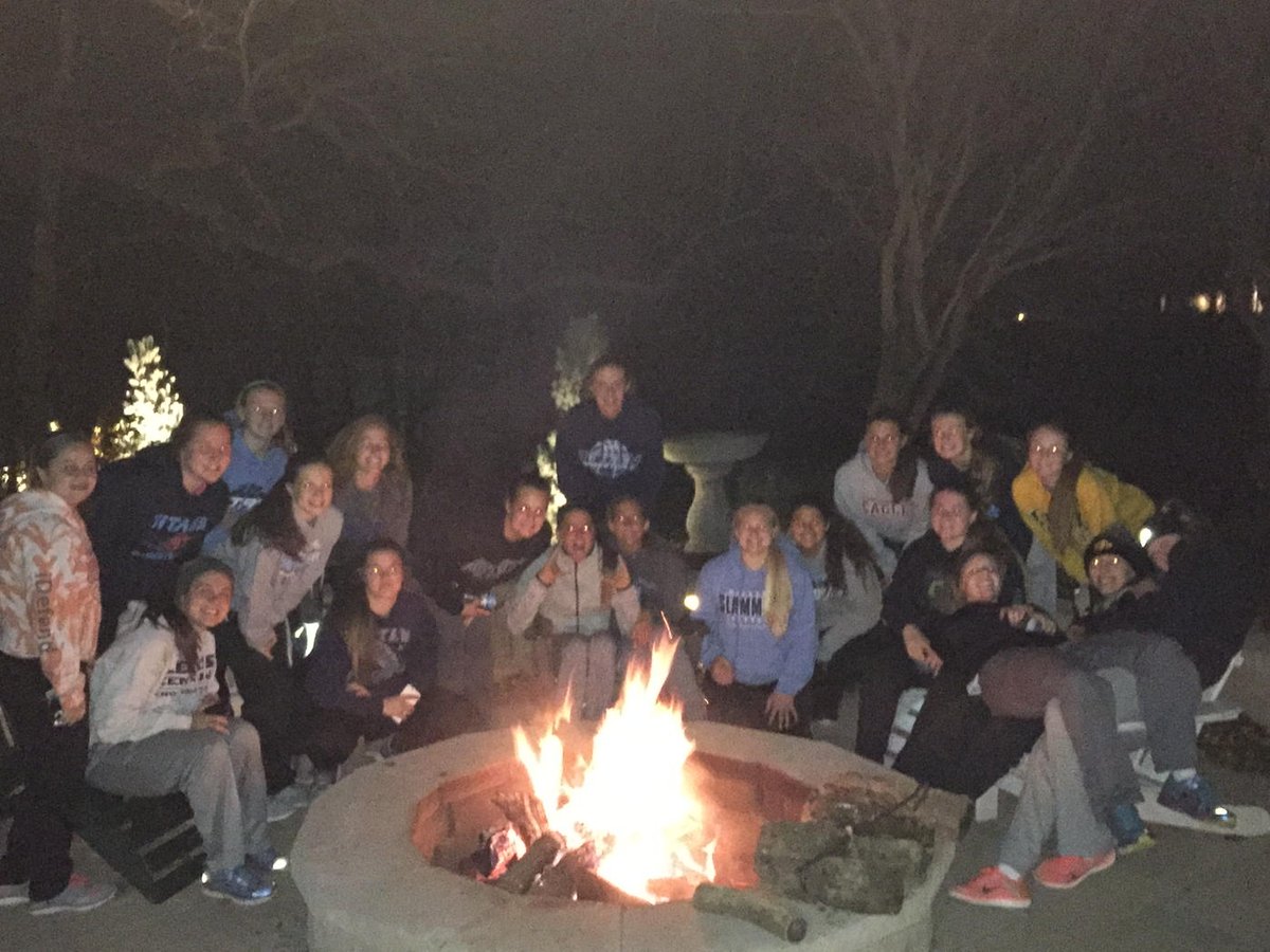LCGirlsBB's tweet photo. Surprise team dinner!! #family #trickedthem https://t.co/KZcXmSpjza
