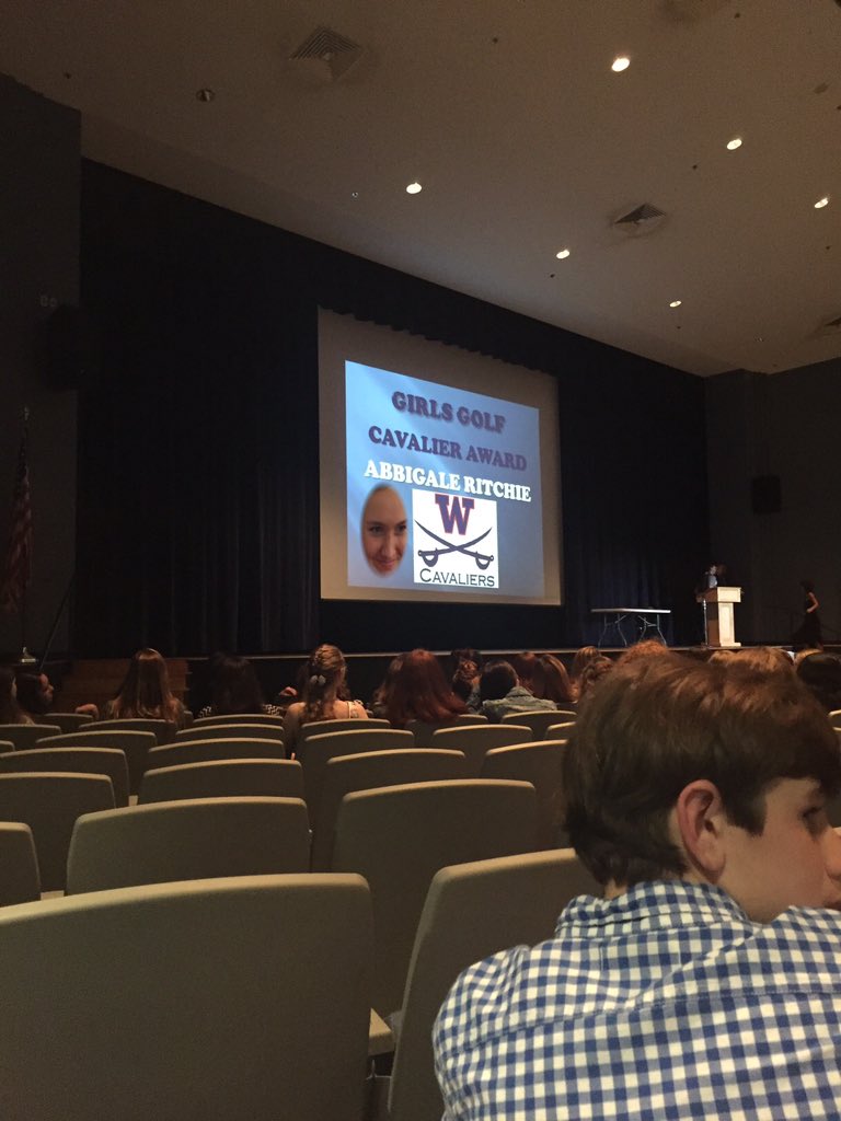 abbys_face's tweet image. hey guys I'm good at golf