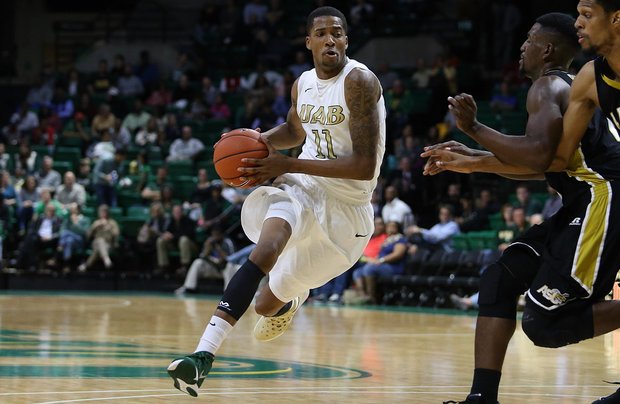 aldotcomSports's tweet photo. It's game time! Follow live updates and analysis as UAB takes on Troy: https://t.co/GOvpKk0Uqp #ALCBB https://t.co/YY4jcxQ6Lj