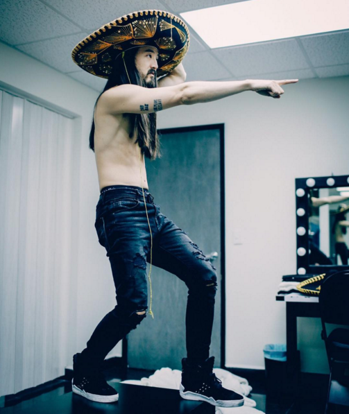 my limited edition @SupraFootwear shoes are out now!! Cop em here: suprafootwear.com #AokiXSupra https://t.co/XdCVtoECj6