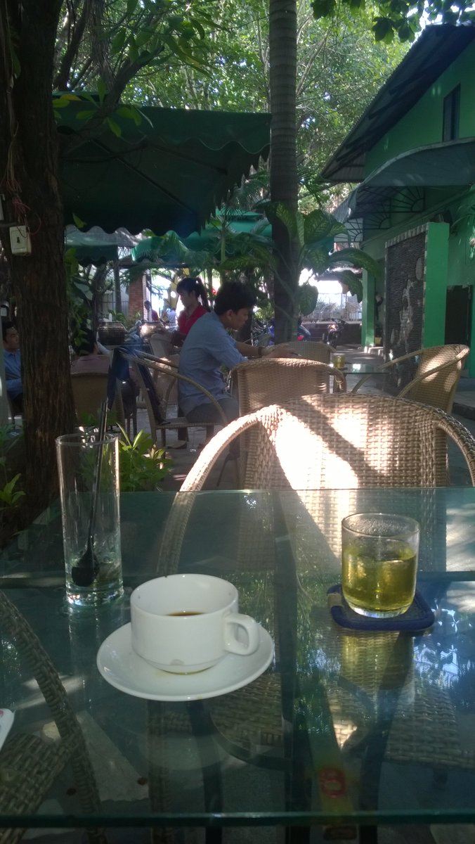 cafe m?t m�nh s�ng