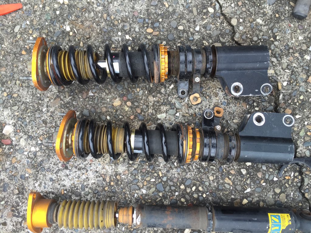 ダメ犬 Deデミオのxyz車高調 フロント一本とリアショックのシート固着 抜け無し ピロガタ無し ブラケット長穴でキャンバー寝ます 欲しい人居ます 要らないので言い値で構いませんw T Co Wscypznhpr Twitter