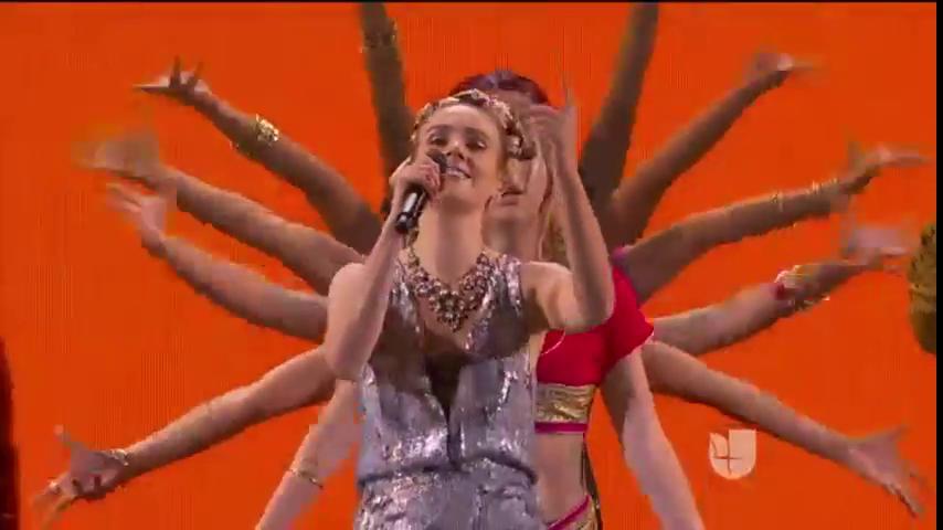 LatinGRAMMYs's tweet image. .@MAJORLAZER @MOMOMOYOUTH @JBALVIN @FarrukoPR en el escenario de la 16a Entrega Anual del #LatinGRAMMY 👏 🎶 🎤