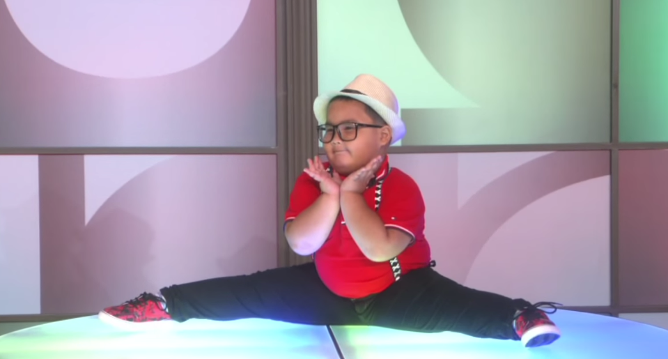 REMEZCLA's tweet photo. Dear Filipinos, We'll Trade @EPN aka #MexicanPapi for this Little Dancing Boy https://t.co/CPhGFG9raQ https://t.co/EnL1iJ7n0E