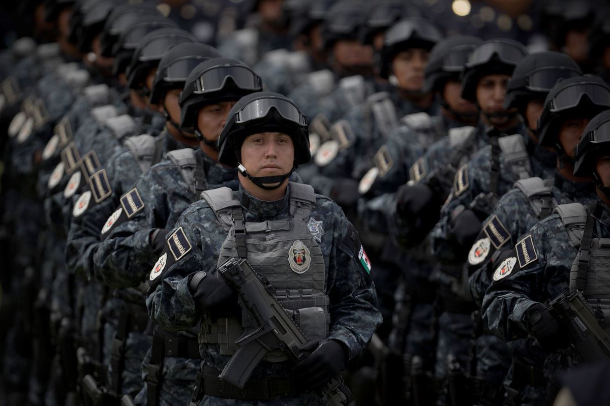 Policía Federal vigilará evaluación docente en Michoacán - CUNBjN0UAAAUtz_