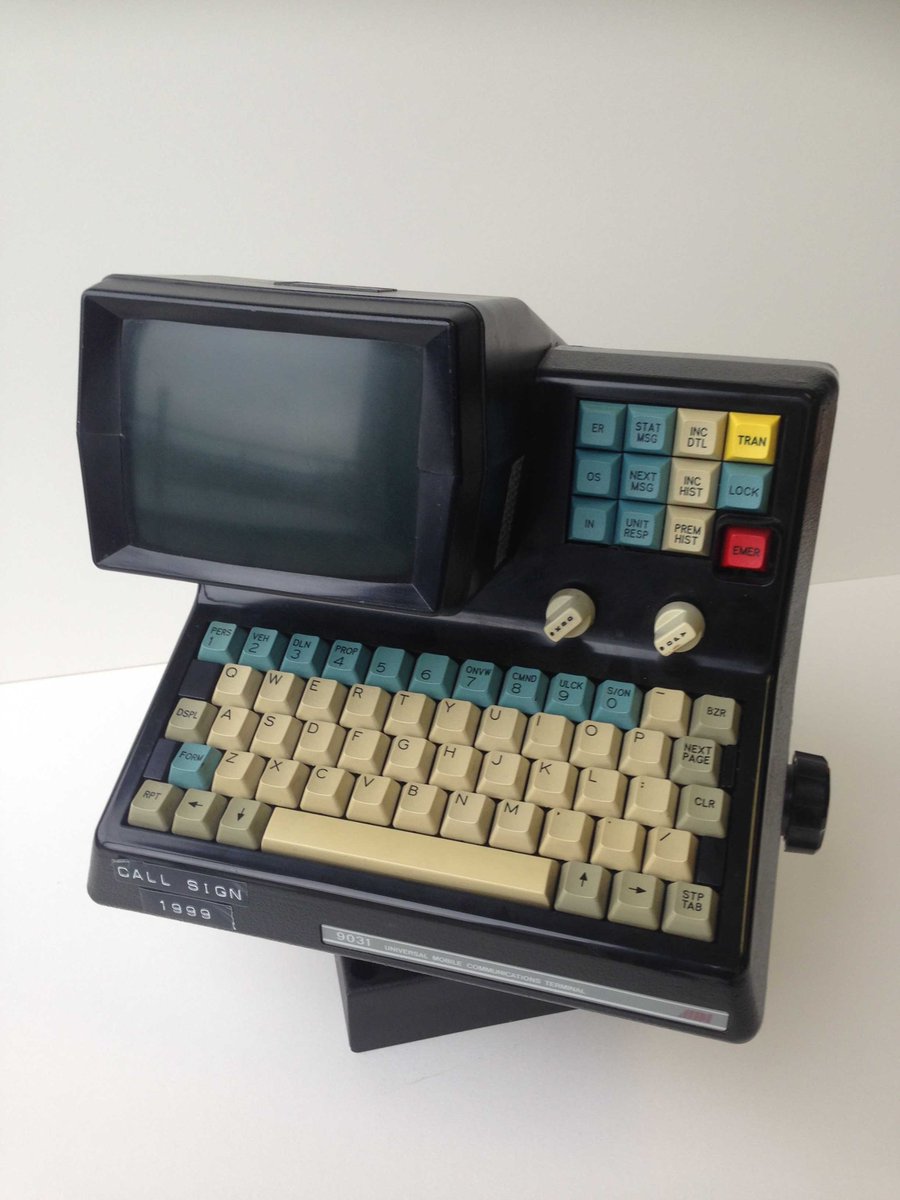 AdamPalmerRCMP's tweet photo. Another #TBT - #VPD #MobileDataTerminal from the 1980s - 1990s era. #OldSchool #MDT @VancouverPD https://t.co/MLV9cpBW16