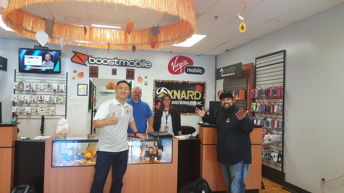 BoostShield_PCR's tweet photo. #RolePlaying at #OxnardWireless. #GadgetGuardian. #HigherMRCHigherProfit @SPG_JLee #InsureToWin https://t.co/uALvz3ExSp