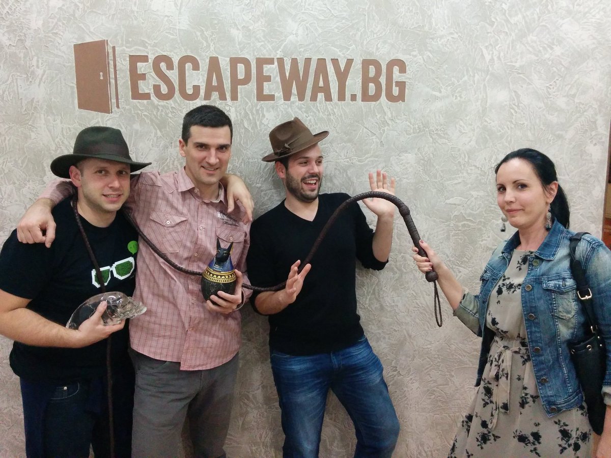 milena_pajic's tweet photo. @escapewayroom we made it! 59:26 The best room ever! :D https://t.co/FobLDWjKiU