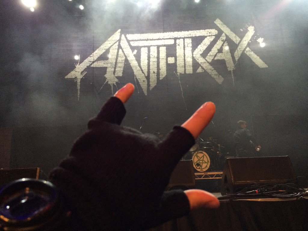 tattoosmadrid's tweet photo. #Anthrax #Eviltwin pure fucking thrash 👏👏👏👏🤘🏻2015!!! https://t.co/Gbg7KP2Kwh